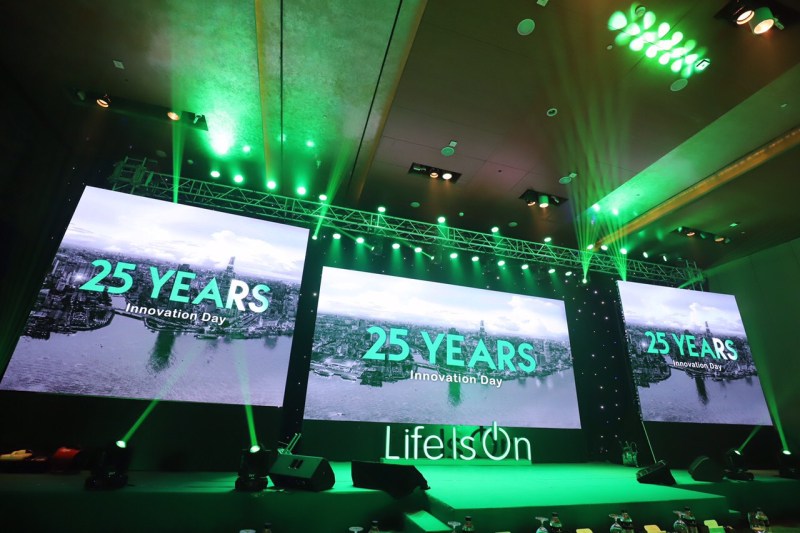 Sân khấu đón khách