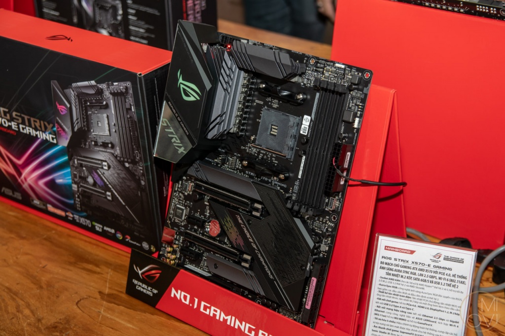 ASUS AMD X570 mainboard-8