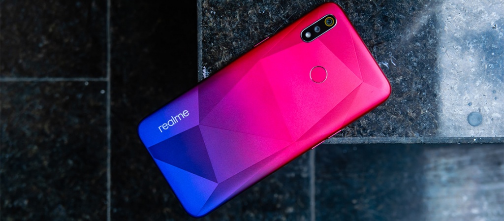 featured realme 3 kim cuong hong