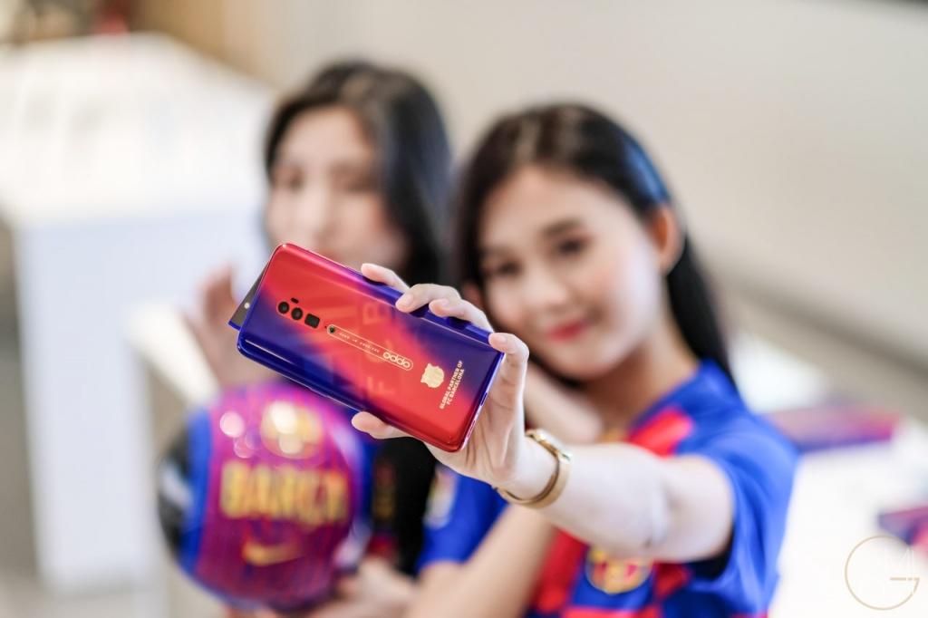 oppo-reno-10x-zoom-fc-barcelona-migovi-0311