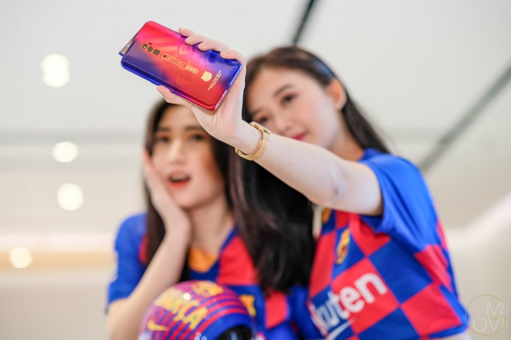oppo-reno-10x-zoom-fc-barcelona-migovi-0319