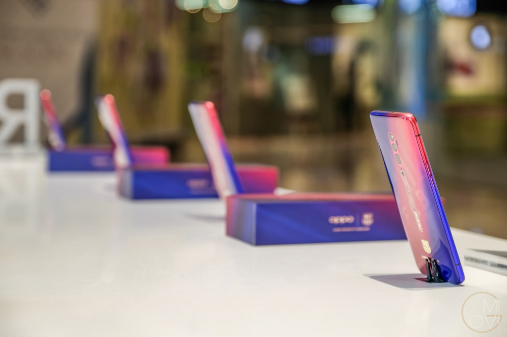 oppo-reno-10x-zoom-fc-barcelona-migovi-0494