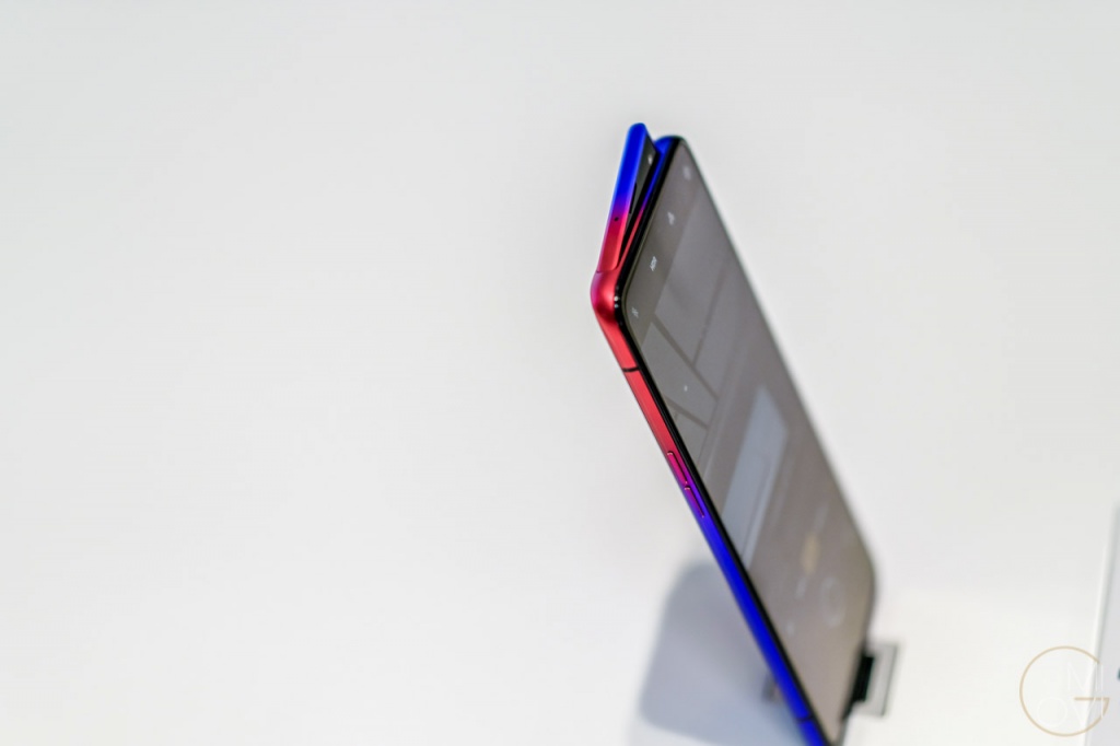 oppo-reno-10x-zoom-fc-barcelona-migovi-0509