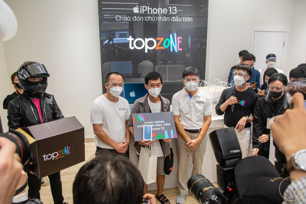 topzone-khai-truong-aar-apple-iphone-13-migovi-2
