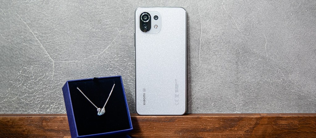 featured-xiaomi-11-lite-5g-ne-swarovski-hands-on-migovi