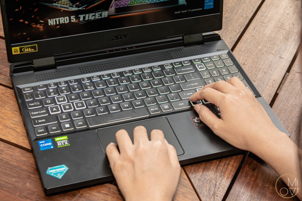 acer-nitro-5-tiger-2022-gia-27990000-migovi-2