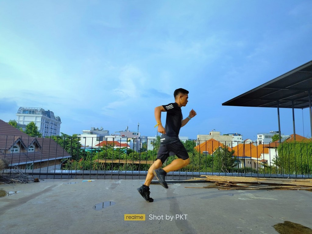 realme-9-camera-prolight-buds-q2s-migovi-5