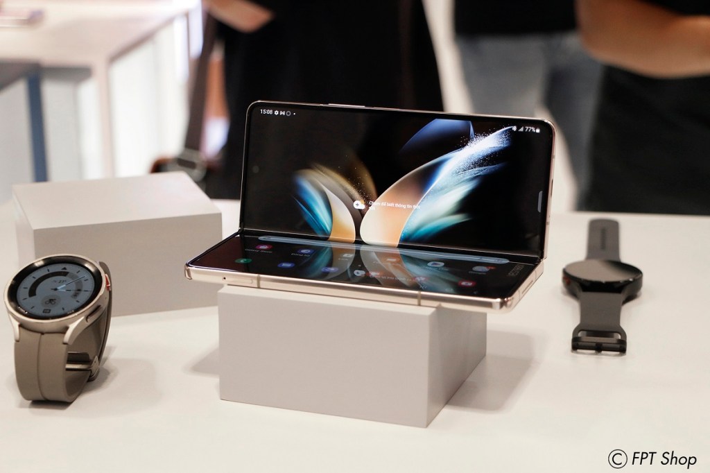 dat-truoc-galaxy-z-fold4-flip4-fpt-shop-migovi-3