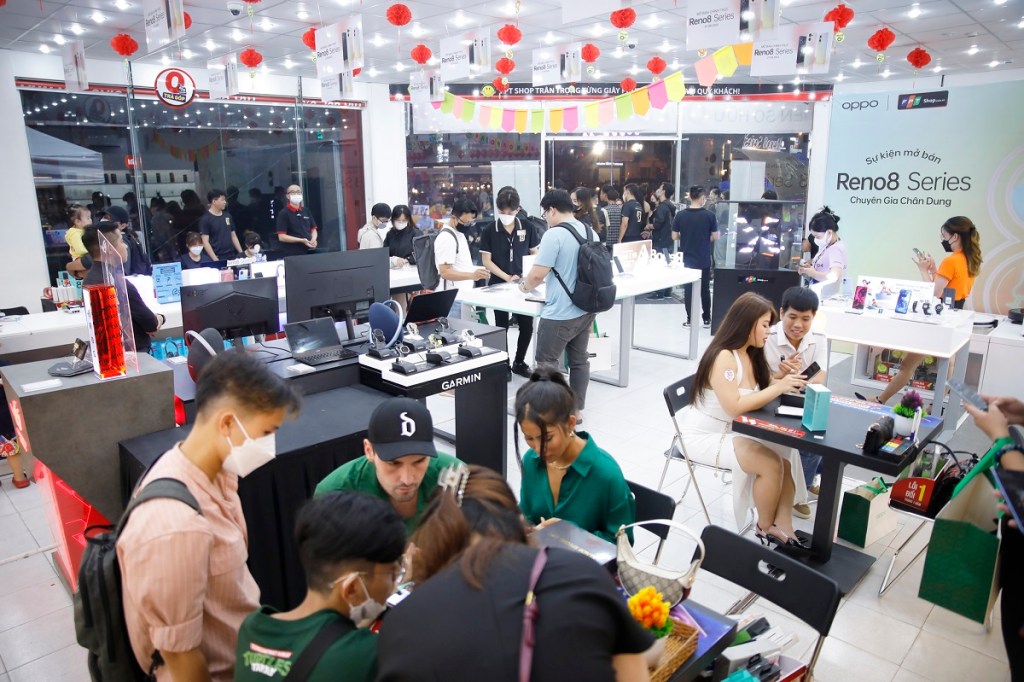 fpt-shop-oppo-reno8-series-mo-ban-migovi-3