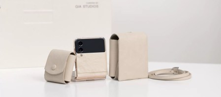 featured-samsung-galaxy-z-flip4-flex-mode-collection-migovi