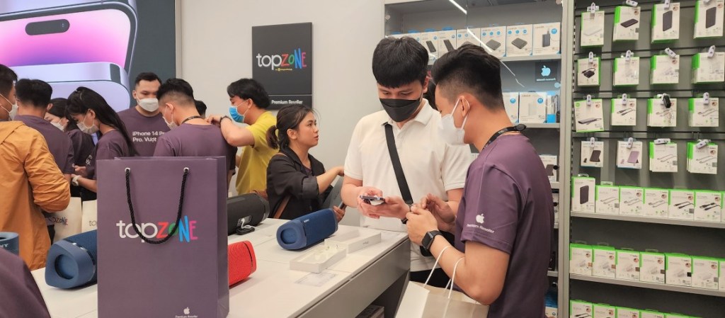 featured-the-gioi-di-dong-topzone-topcare-iphone-14-migovi