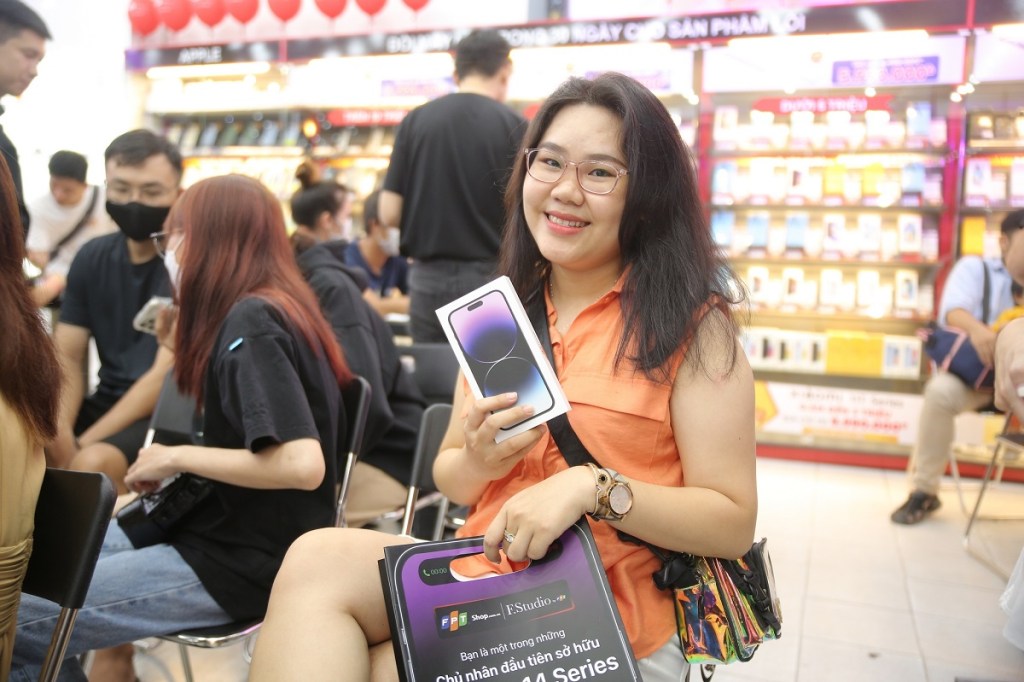 fpt-shop-iphone-14-series-giao-5100-may-migovi-3