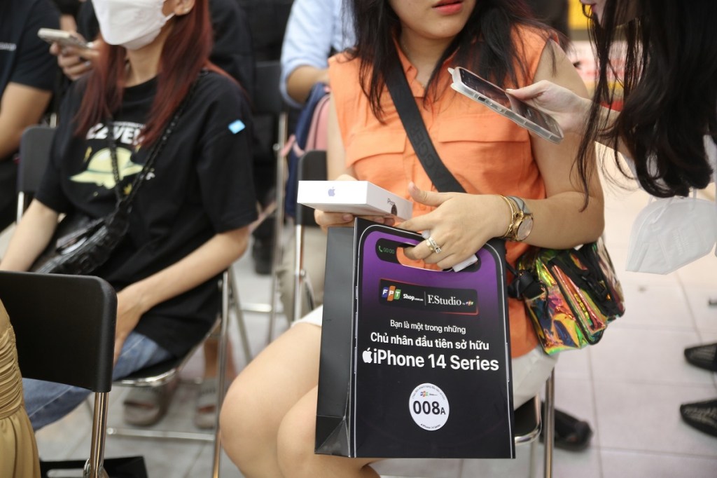 fpt-shop-iphone-14-series-giao-5100-may-migovi-4