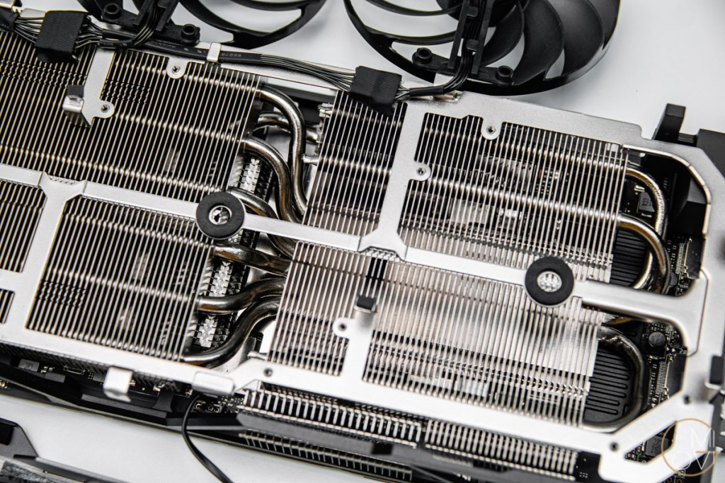 hands-on-asus-tuf-gaming-geforce-rtx-3090-ti-oc-migovi-30