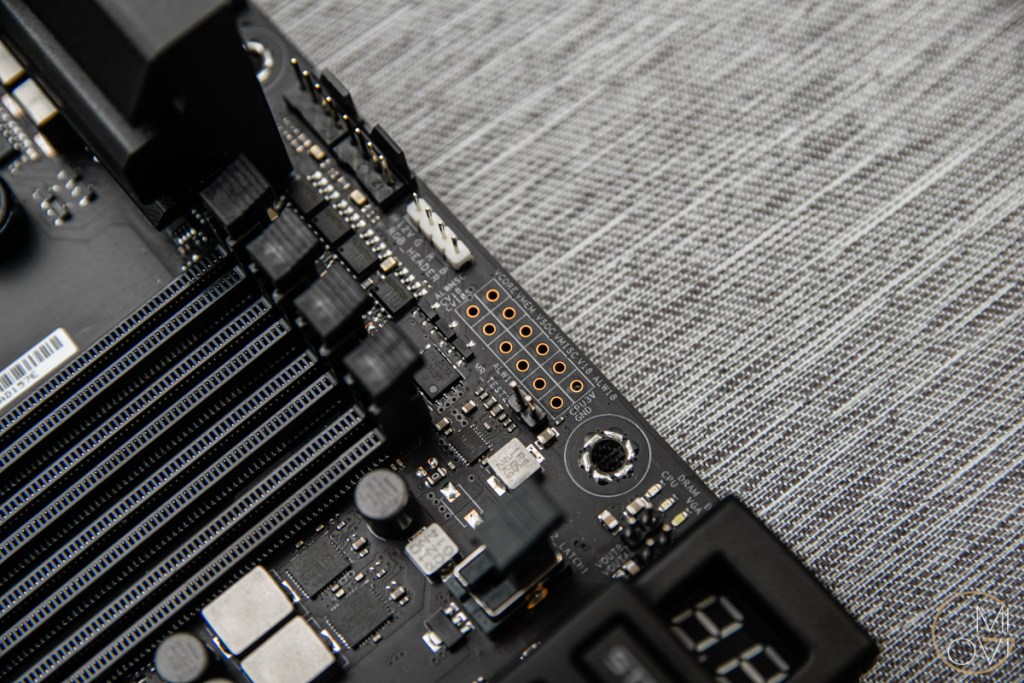 danh-gia-asus-rog-crosshair-x670e-extreme-review-migovi-8