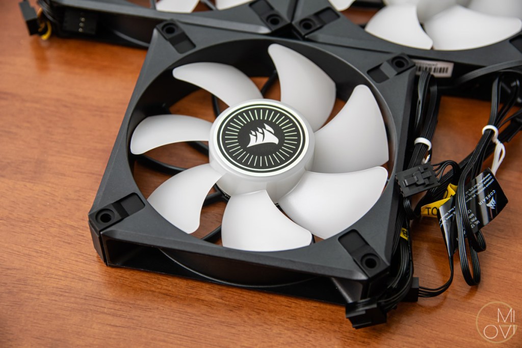 danh-gia-corsair-h150i-elite-lcd-review-migovi-7