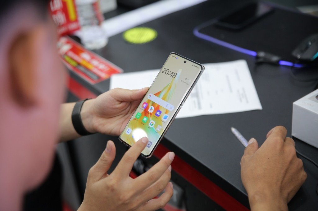 fpt-shop-oppo-reno8-t-series-migovi-7