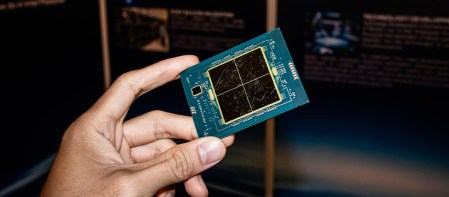 featured-intel-moore-law-tile-3d-foveros-packaging-migovi