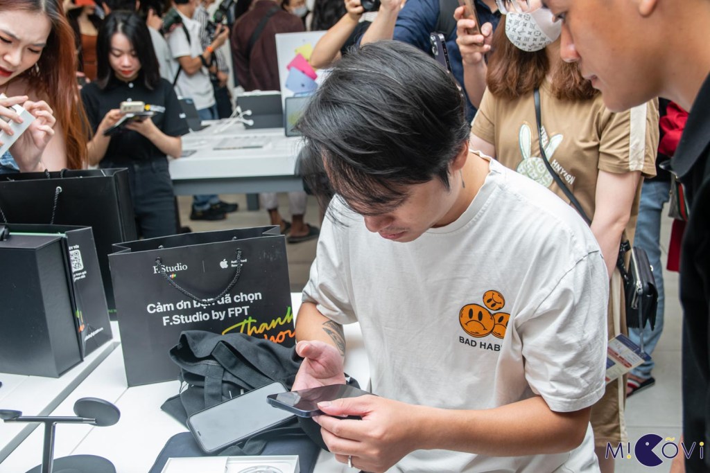 fpt-shop-mo-ban-iphone-15-series-migovi-13