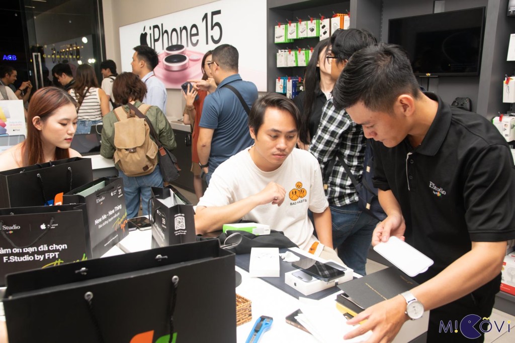 fpt-shop-mo-ban-iphone-15-series-migovi-23