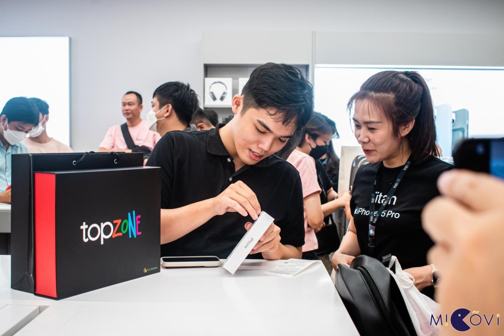 topzone-tgdd-mo-ban-iphone-15-series-migovi-11