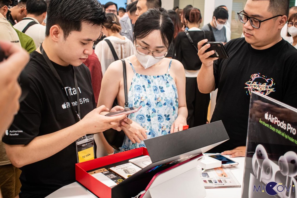 topzone-tgdd-mo-ban-iphone-15-series-migovi-23