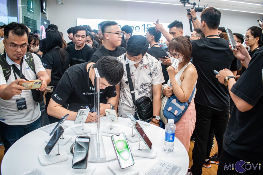 topzone-tgdd-mo-ban-iphone-15-series-migovi-8