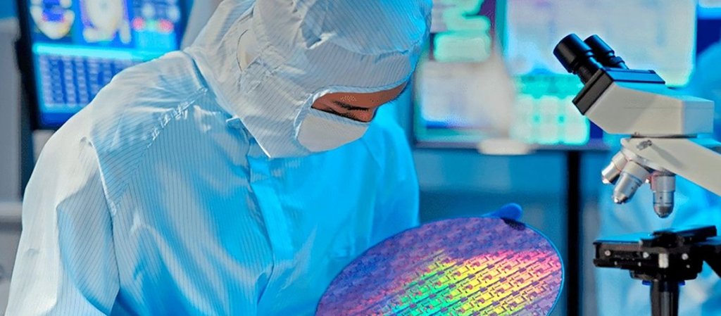 samsung-foundry-wafer-semiconductor-1140x500
