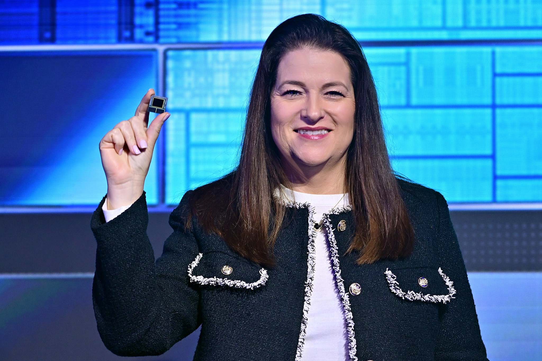 Toàn bộ con chip LNL rất nhỏ gọn