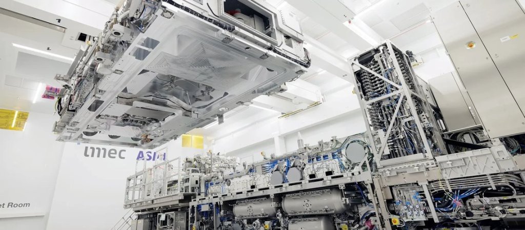 ASML Twinscan EXE 5000 High-NA 1140x500