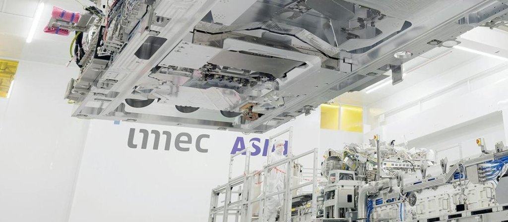 ASML_HighNA_cleanroom_Veldhoven_1140x500