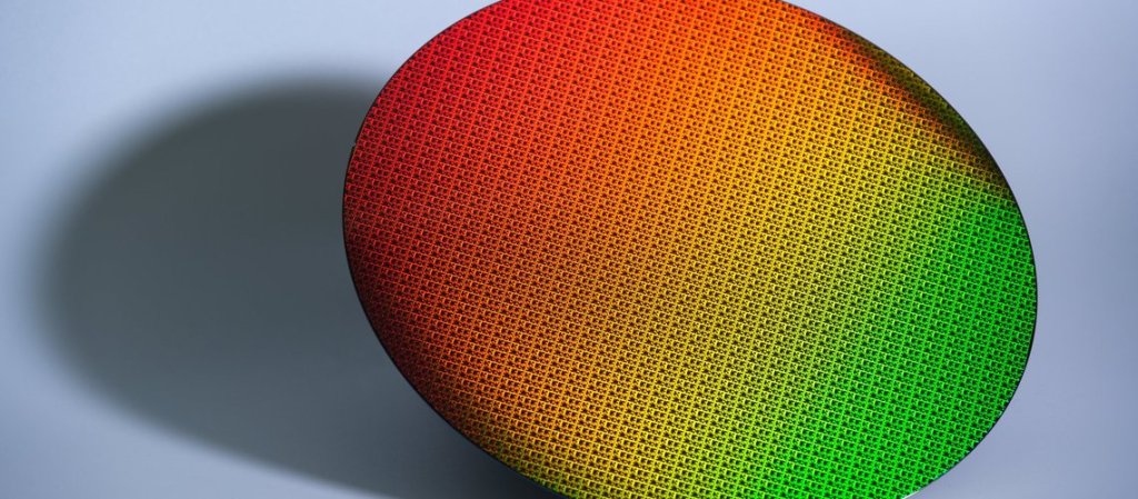 intel-18a-wafer-1140x500