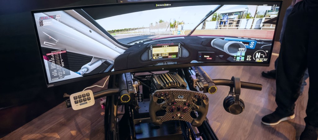 featured-corsair-mua-lai-fanatec-sim-racing-migovi