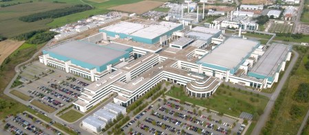 tsmc-samsung-dau-tu-nha-may-ban-dan-100-ty-usd-uae