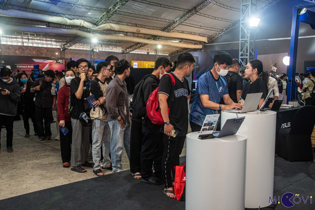 trien-lam-intel-aivolution-2024-migovi-11