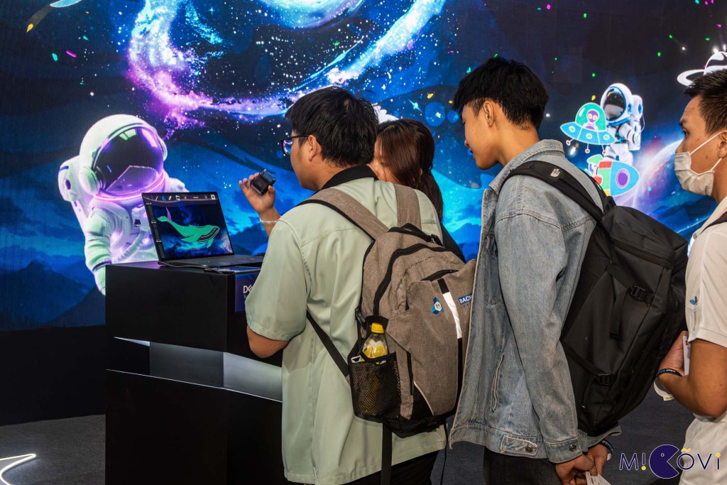 trien-lam-intel-aivolution-2024-migovi-17