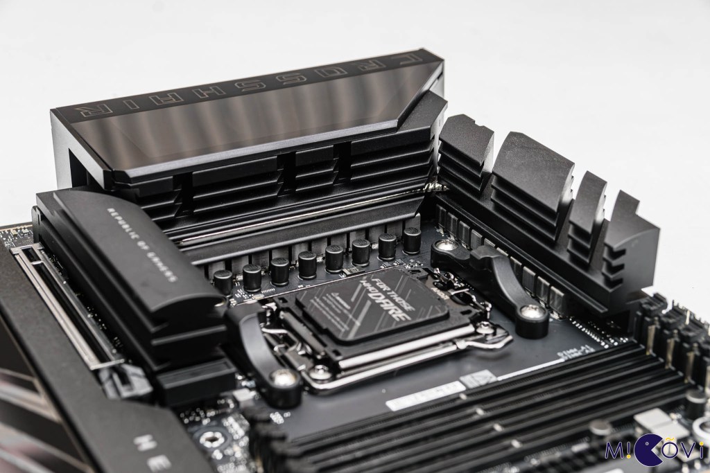 asus-rog-crosshair-x870e-hero-migovi-4