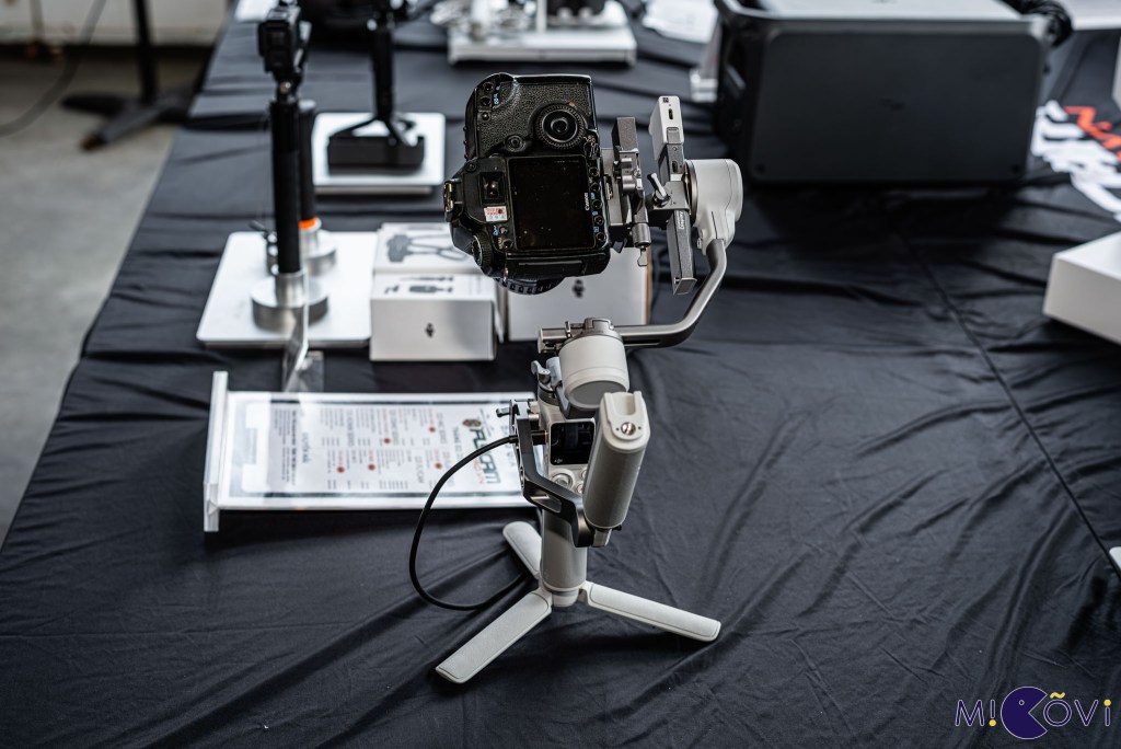 embrace-love-with-dji-sang-tao-chu-de-phu-nu-migovi-8