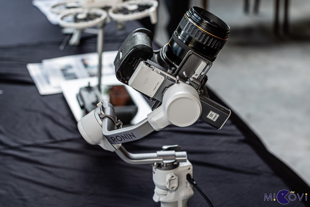 embrace-love-with-dji-sang-tao-chu-de-phu-nu-migovi-9