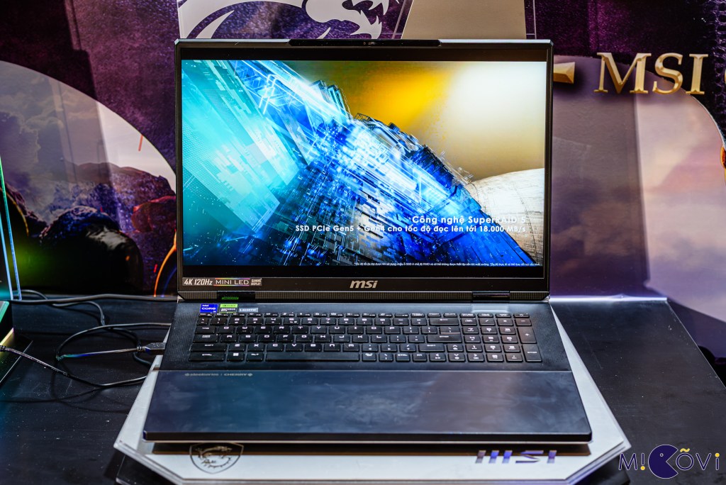 msi-gaming-laptop-rtx-50-series-titan-18-hx-dragon-migovi-7