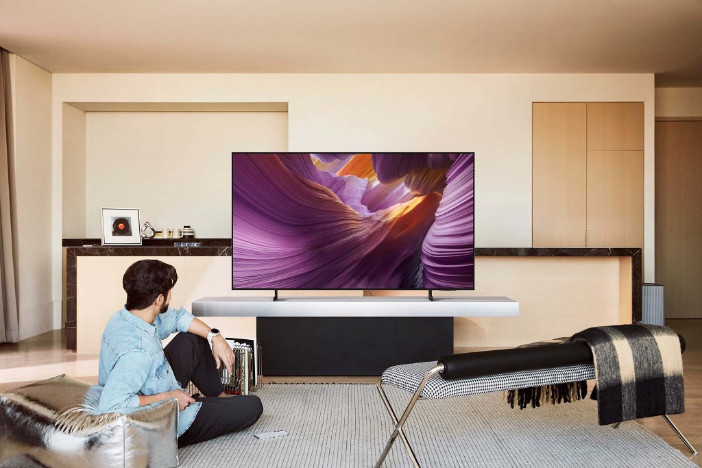 featured-dien-may-xanh-phan-phoi-samsung-ai-oled-s85f-migovi