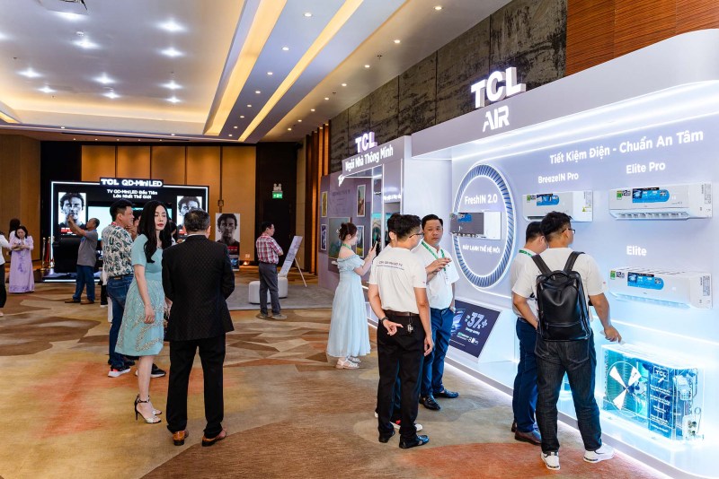 hoi-nghi-khach-hang-tcl-266-migovi