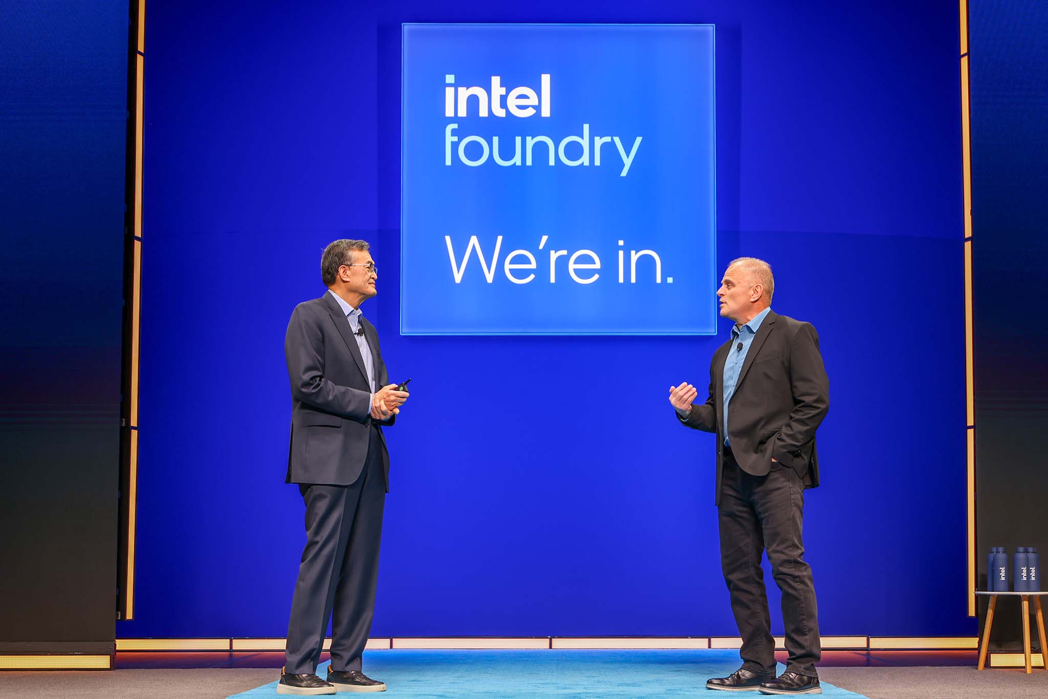 phan-tich-intel-foundry-direct-connect-2025-phan-3-siemens-eda-migovi