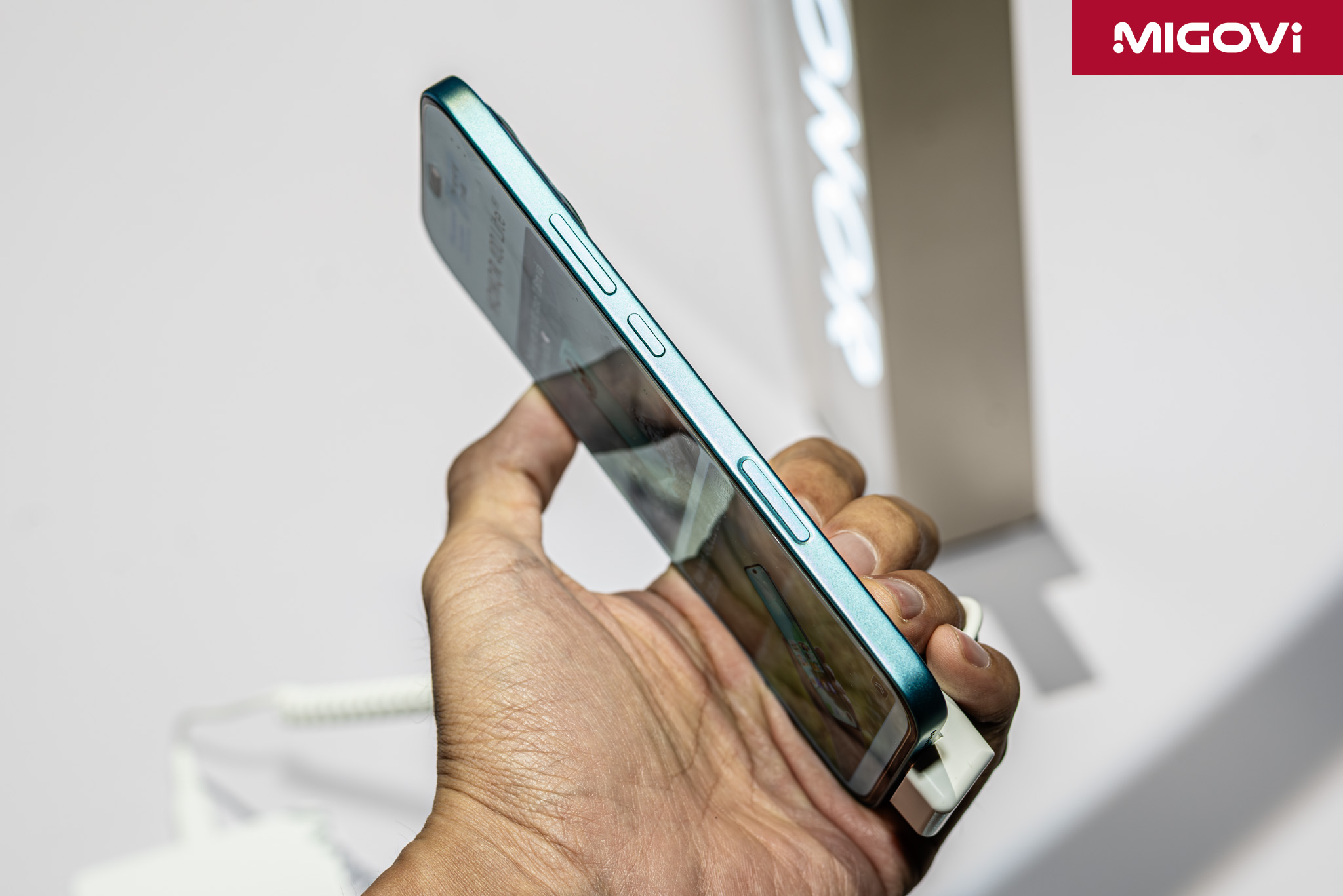 honor-400-series-5g-gia-8990000-migovi