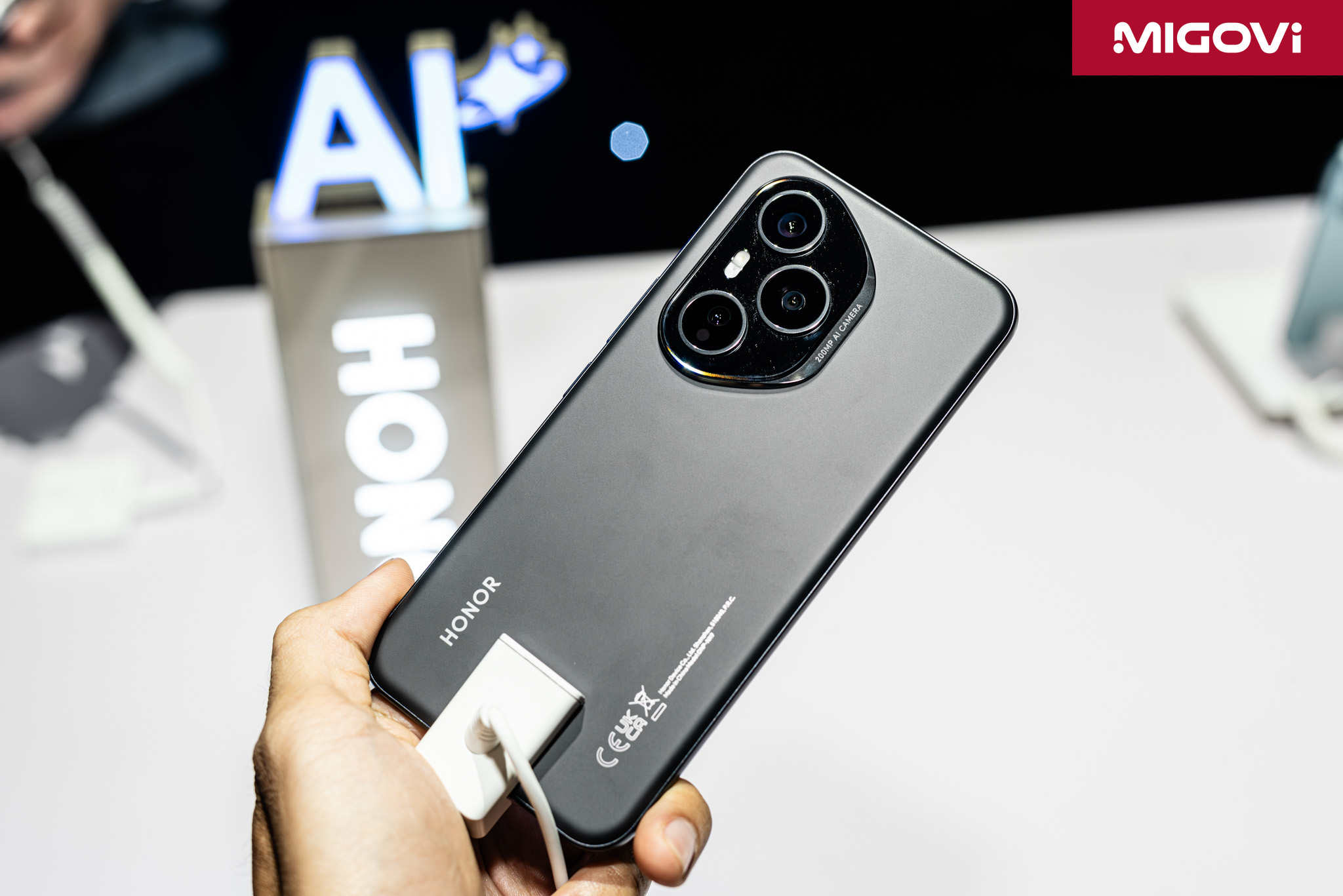 honor-400-series-5g-gia-8990000-migovi