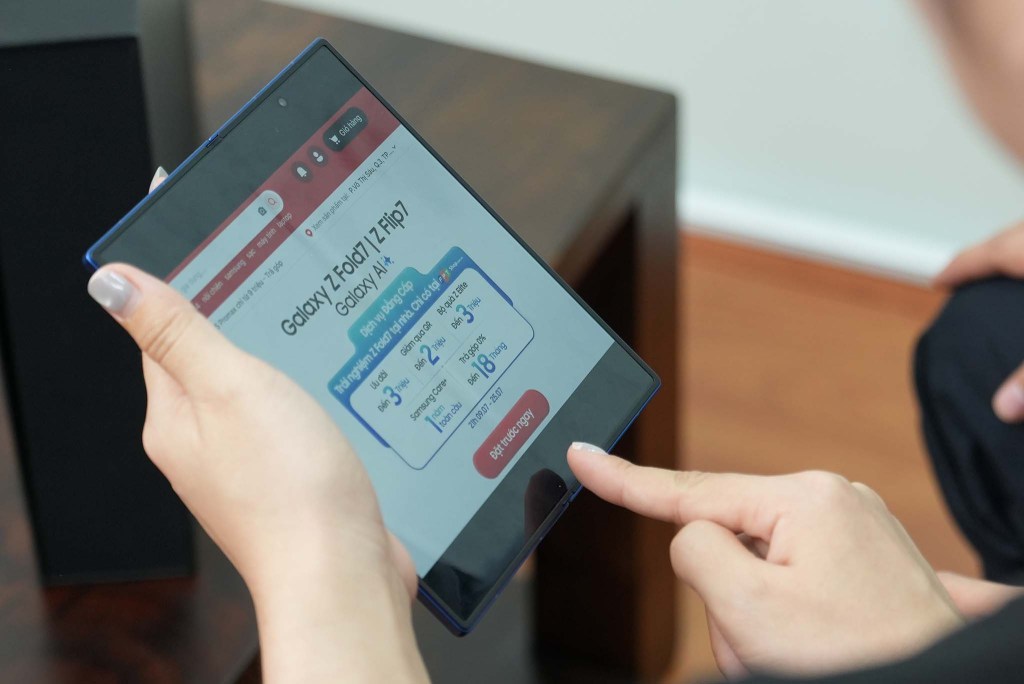 fpt-shop-galaxy-z-fold7-trai-nghiem-tai-nha-migovi