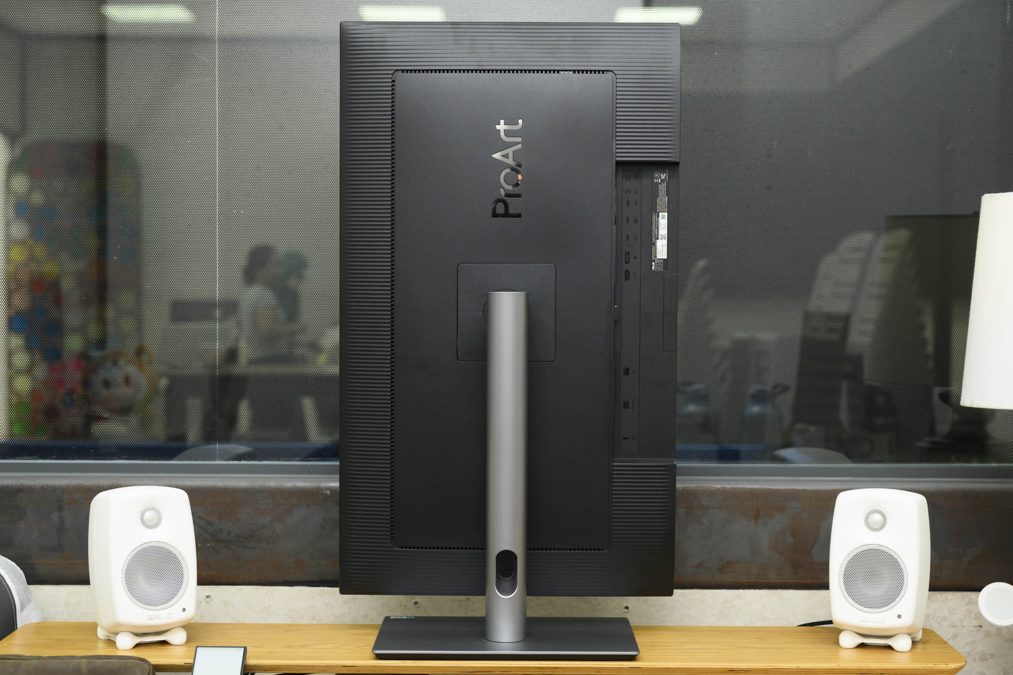 famous-gia-asus-proart-pa32qcv-6k-review-migovi