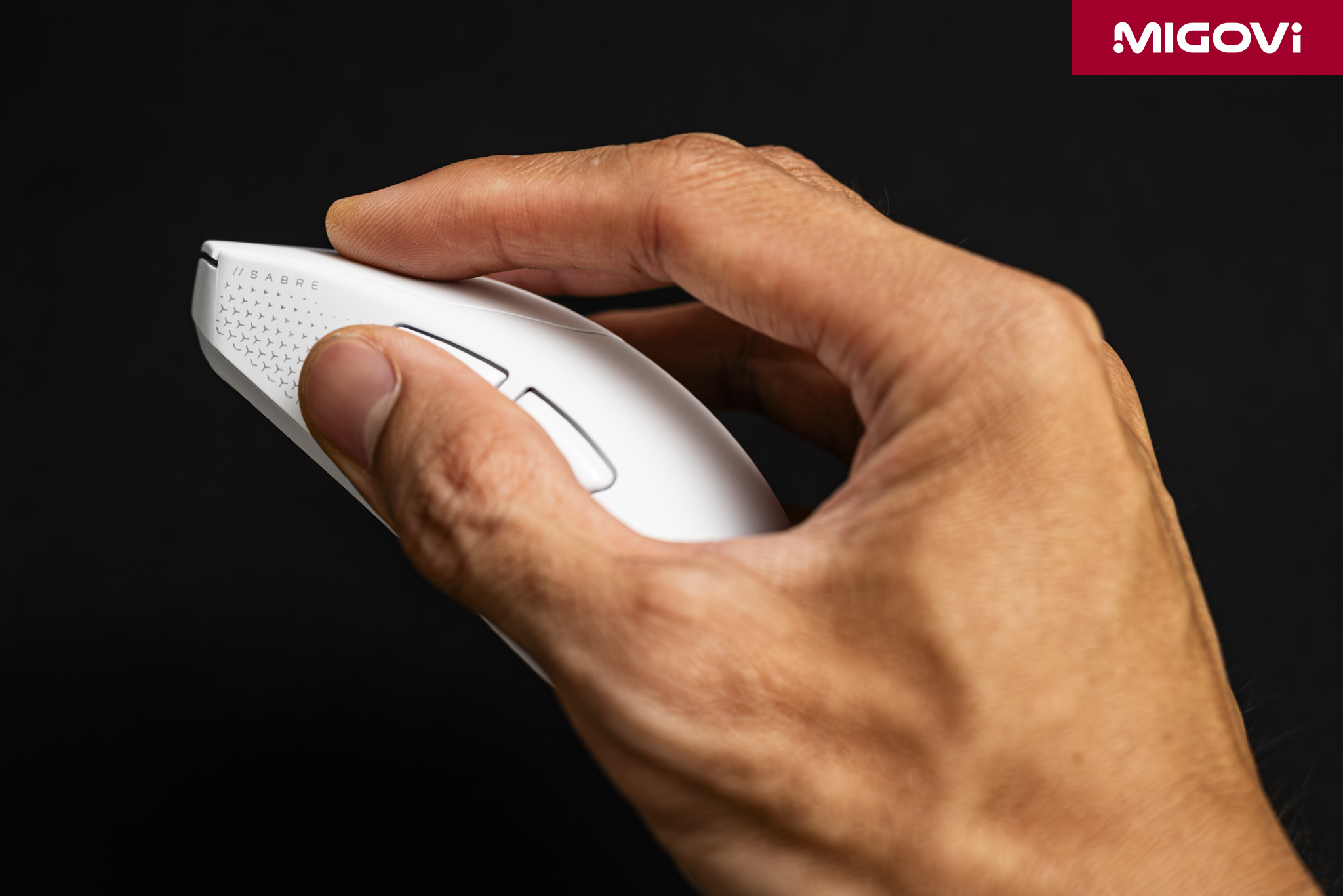 danh-gia-corsair-sabre-v2-pro-review-migovi