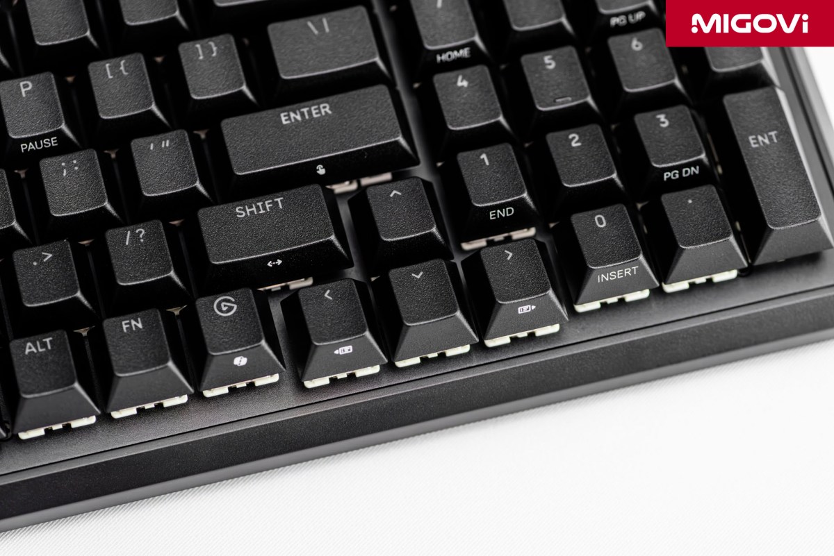 danh-gia-corsair-vanguard-96-review-migovi