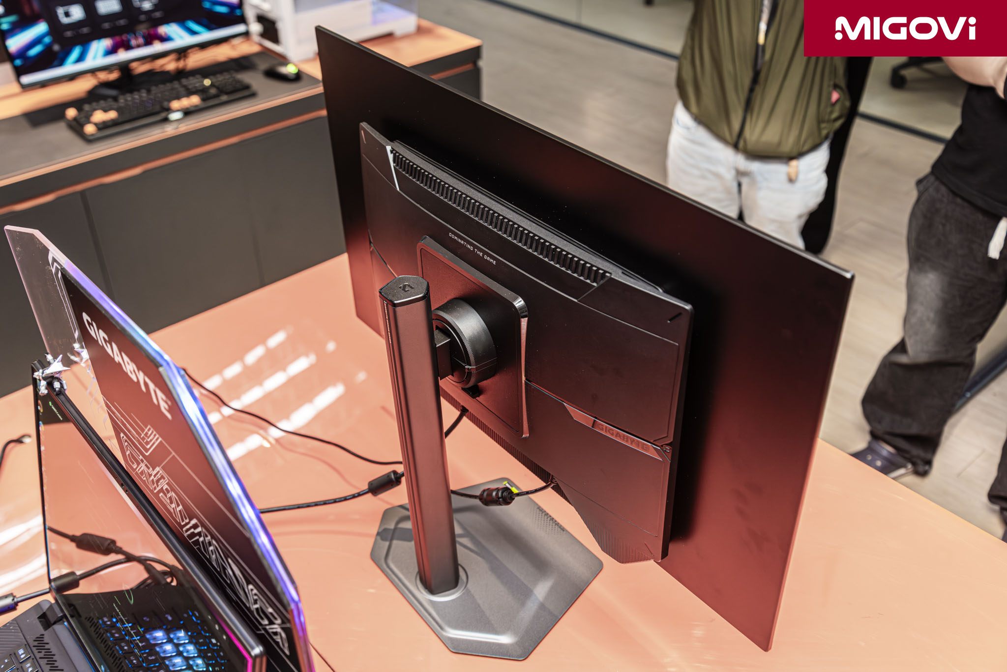 gigabyte-mo27q28g-woled-280-hz-migovi